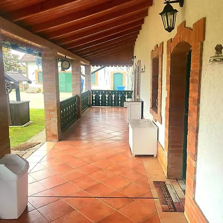 Apartamento Betyár-lak Kaba